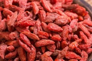 Phân biệt kỷ tử thật hay giả bằng khứu giác và vị giác